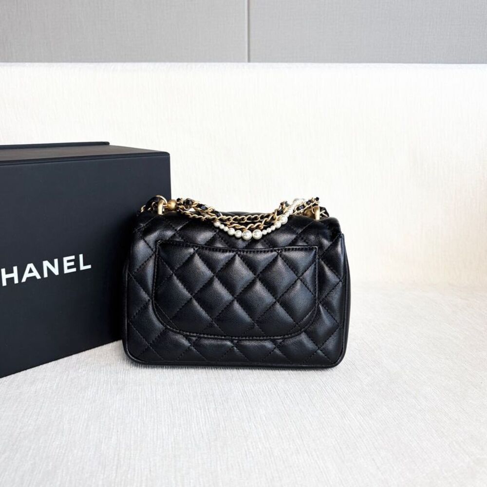 Chanel Women Pre-Loved Bag Very Good Condition - Picture 3 of 9